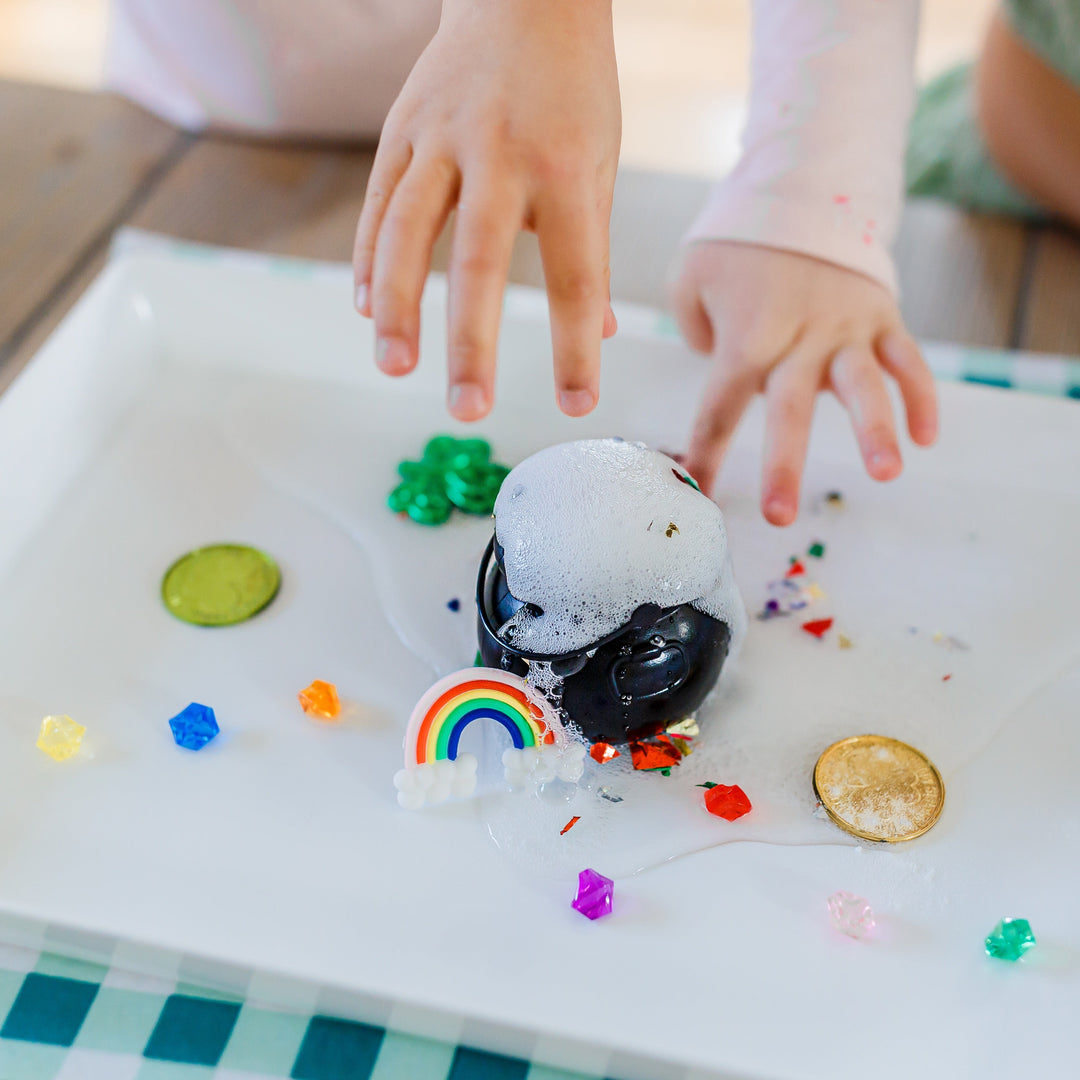 stay at home activity mom St. Patrick's Day STEM Activity baking soda and vinegar leprechaun fizzy potion